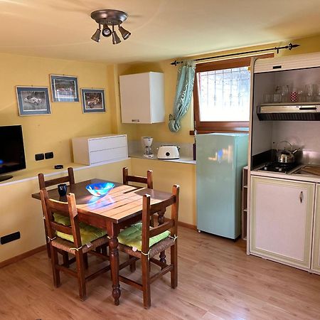 Appartamento 2 Colombere มัลเชซิเน ภายนอก รูปภาพ